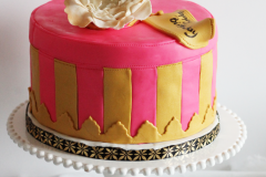 hat-box-cake